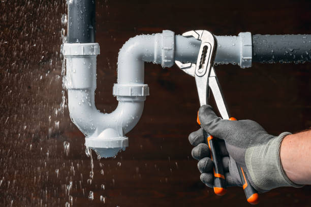 Professional Emergency Plumber technician working in Bernville, PA